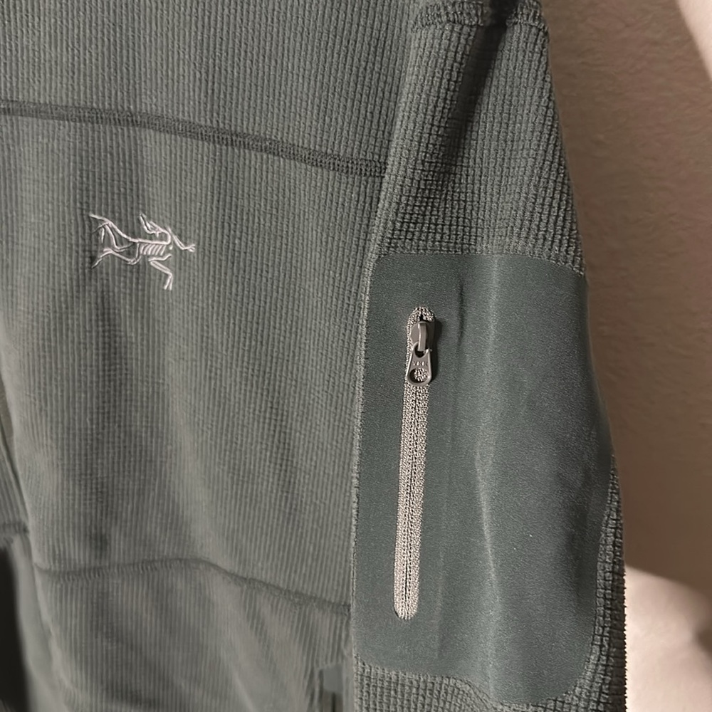 Arc'teryx Gray Performance Jacket - image 4